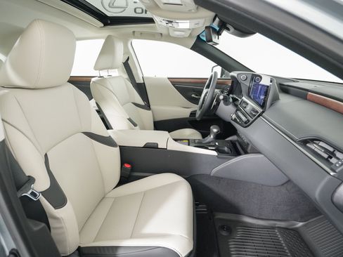 New 2025 Lexus ES 350 w/ Premium Package image 17