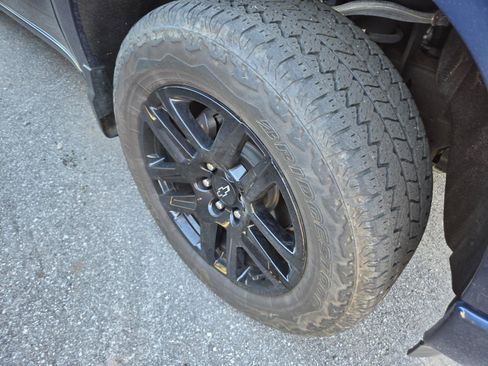 Used 2022 Chevrolet Silverado 1500 RST w/ Z71 Off-Road Package image 4