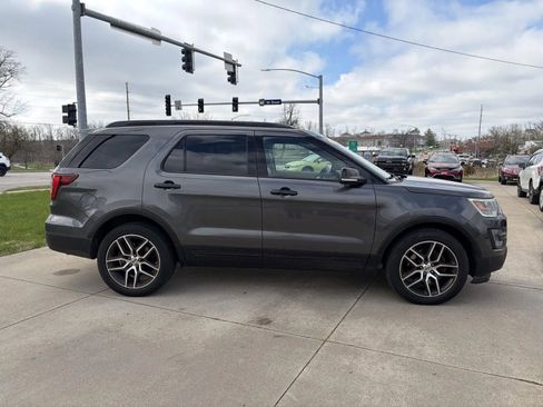 Used 2016 Ford Explorer Sport w/ Equipment Group 401A image 4