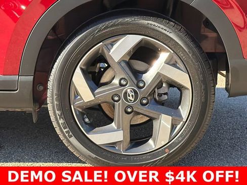 Certified 2025 Hyundai Venue Limited image 9