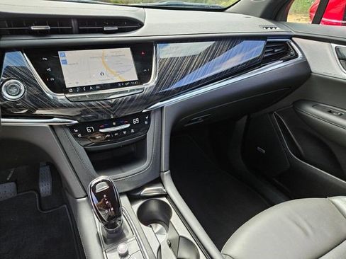 Certified 2024 Cadillac XT6 Premium Luxury w/ Technology Package FWD image 20