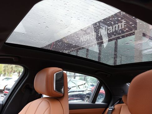 Used 2023 BMW 740i RWD image 24