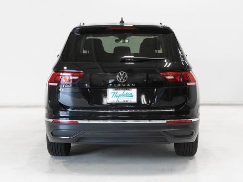 Used 2023 Volkswagen Tiguan SE w/ Panoramic Sunroof Package FWD image 29