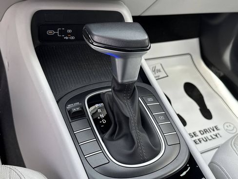 Used 2024 Hyundai Kona SEL FWD image 34
