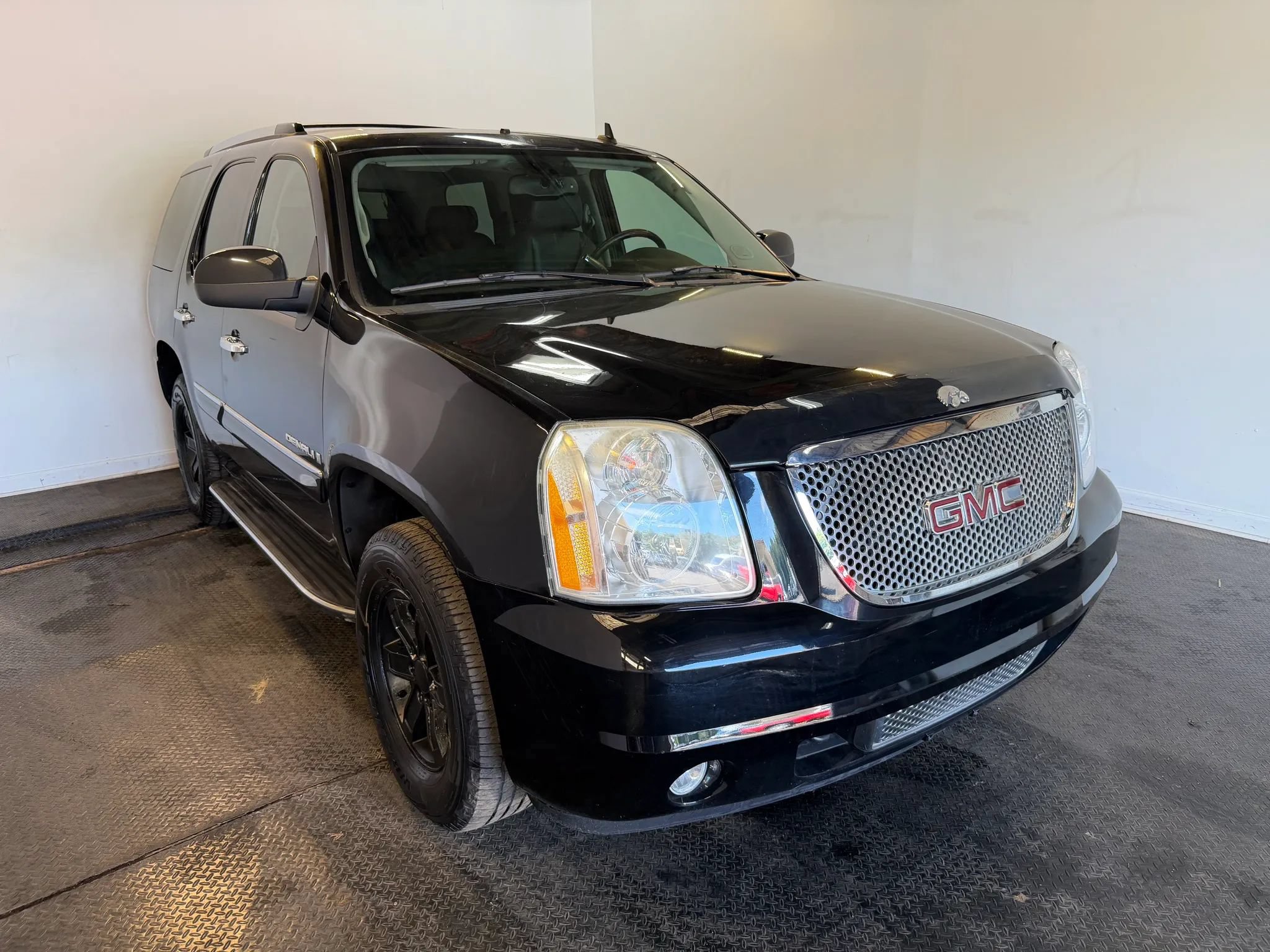Used 2007 GMC Yukon Denali AWD/4WD image 4