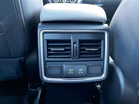 Used 2022 Subaru Forester Limited w/ Popular Package #2 image 28