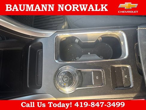 Used 2017 Ford Fusion SE w/ Fusion SE Technology Package FWD image 27