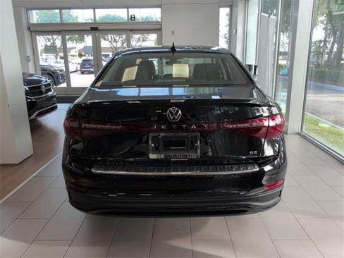 New 2025 Volkswagen Jetta SE image 9