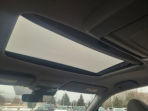 Used 2019 Honda Pilot Touring image 17