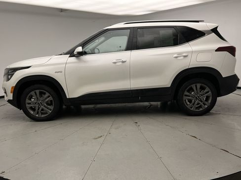 Used 2022 Kia Seltos S AWD/4WD image 2