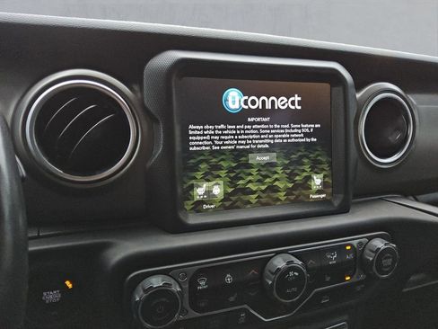 Certified 2021 Jeep Wrangler Unlimited Rubicon 4xe w/ Cold Weather Group image 19