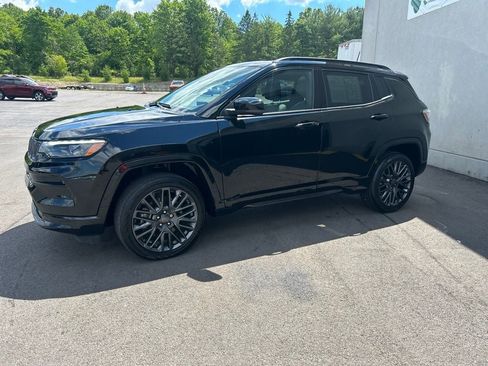 Used 2023 Jeep Compass High Altitude AWD/4WD image 2