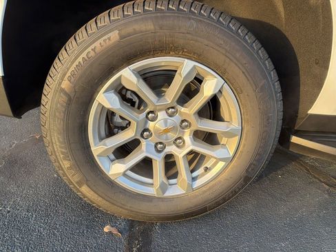 New 2026 Chevrolet Suburban LS image 26