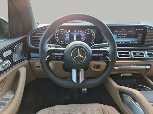 Used 2026 Mercedes-Benz GLS 580 4MATIC image 27