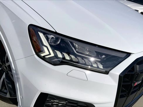 Used 2023 Audi SQ7 Premium Plus w/ Executive Package image 28