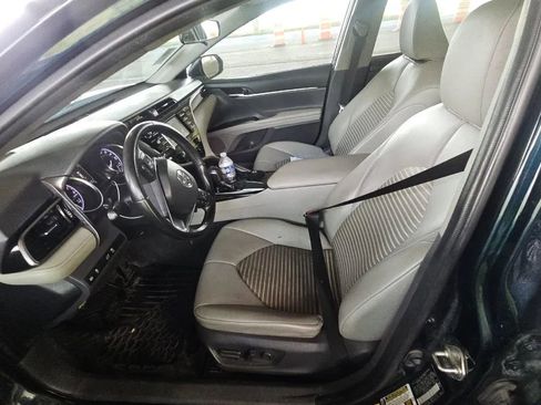 Used 2019 Toyota Camry SE FWD image 8