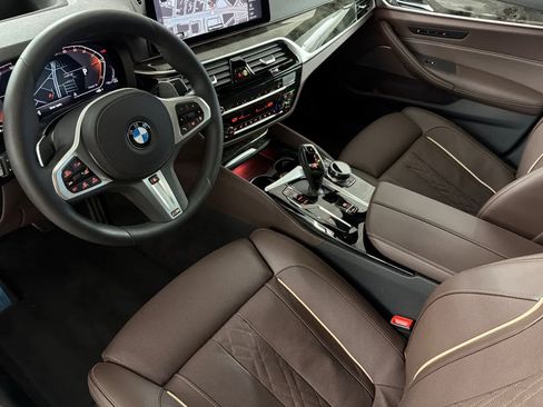 Used 2023 BMW 540i w/ Executive Package image 11