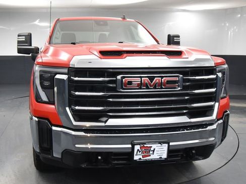 Used 2024 GMC Sierra 2500 SLE image 13