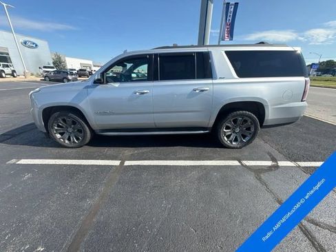 Used 2016 GMC Yukon XL SLT w/ Open Road Package AWD/4WD image 9