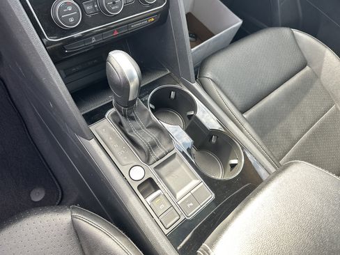 Used 2023 Volkswagen Atlas SE image 33