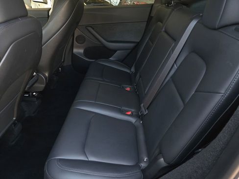 Used 2023 Tesla Model Y Long Range AWD/4WD image 12