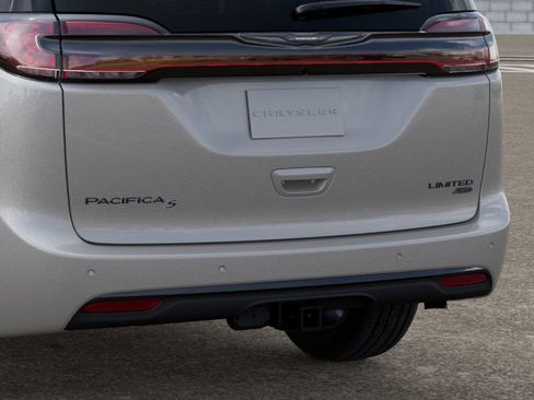 New 2026 Chrysler Pacifica Limited image 20
