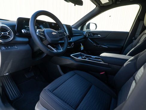 New 2026 Chevrolet Equinox LT image 11