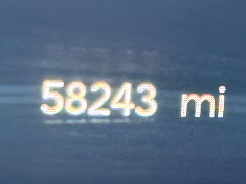 Used 2024 Chrysler Pacifica Touring-L FWD image 17
