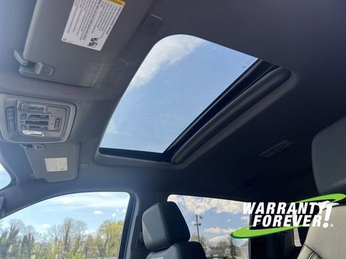 New 2026 GMC Sierra 1500 SLT w/ SLT Premium Package image 13