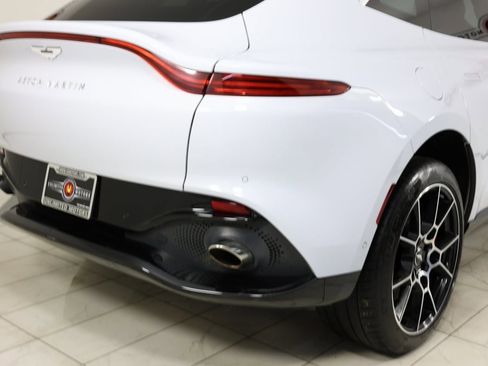 Used 2021 Aston Martin DBX image 40