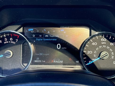 Used 2019 Ford F150 Platinum w/ Equipment Group 701A Luxury image 26