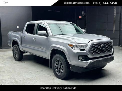 Used 2021 Toyota Tacoma SR5 AWD/4WD image 8