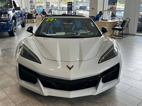 Used 2024 Chevrolet Corvette Z06 w/ Stealth Interior Trim Package RWD image 5
