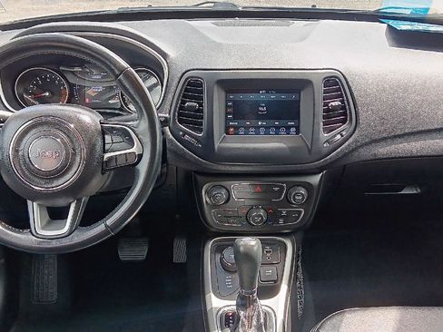 Used 2020 Jeep Compass Latitude image 4