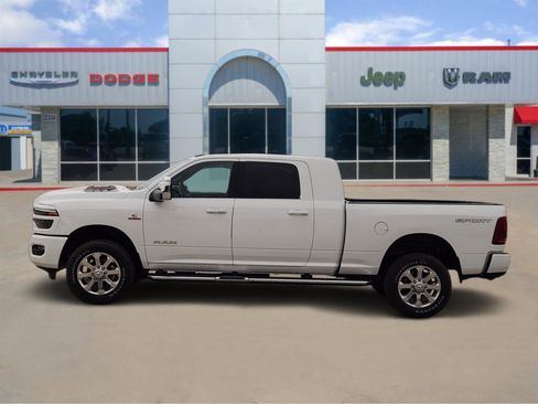 New 2026 RAM 2500 Laramie AWD/4WD image 3