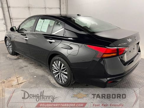 Used 2025 Nissan Altima 2.5 SV FWD image 7