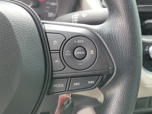Used 2024 Toyota Corolla Cross L FWD image 25