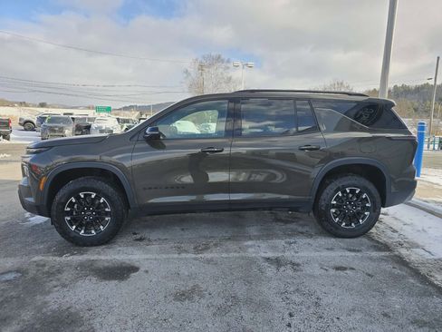 Used 2024 Chevrolet Traverse Z71 image 6