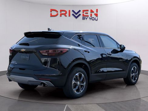 Used 2025 Chevrolet Blazer LT image 5