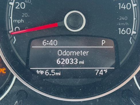 Used 2019 Volkswagen Beetle 2.0T S FWD image 38