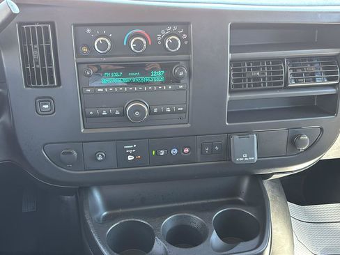 Certified 2025 Chevrolet Express 3500 LT w/ LT Preferred Equipment Group RWD image 28