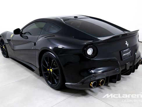 Used 2017 Ferrari F12 Berlinetta RWD image 6