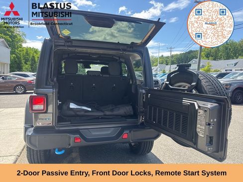 Used 2024 Jeep Wrangler Unlimited w/ Convenience Group AWD/4WD image 11
