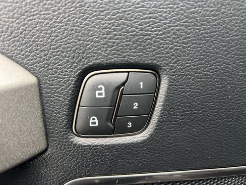 Used 2019 Ford F150 Raptor w/ Equipment Group 802A Luxury image 26