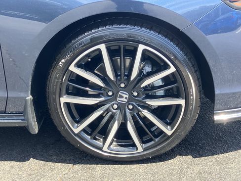 Used 2025 Honda Accord Touring image 13