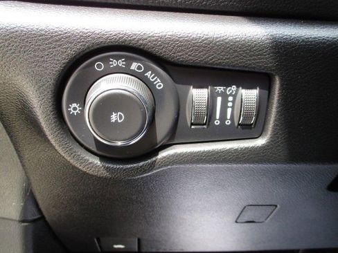 Used 2022 Chrysler Pacifica Limited w/ S Appearance Package AWD/4WD image 18