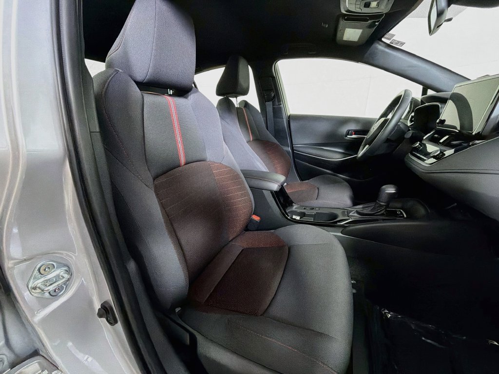 Used 2023 Toyota Corolla SE w/ Carpet Mat Package (TMS) FWD image 23