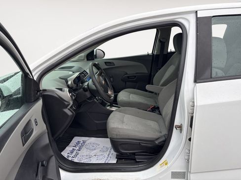 Used 2016 Chevrolet Sonic LS FWD image 33