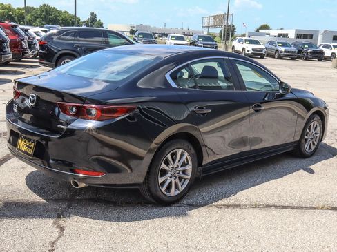 Used 2022 MAZDA MAZDA3 Sedan FWD image 4