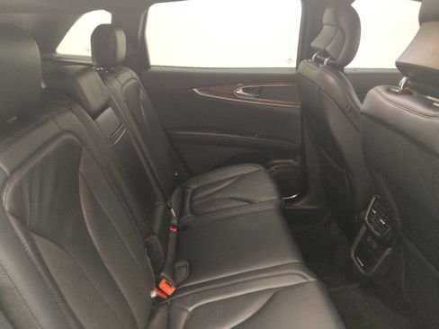 Used 2019 Lincoln Nautilus Select AWD/4WD image 19